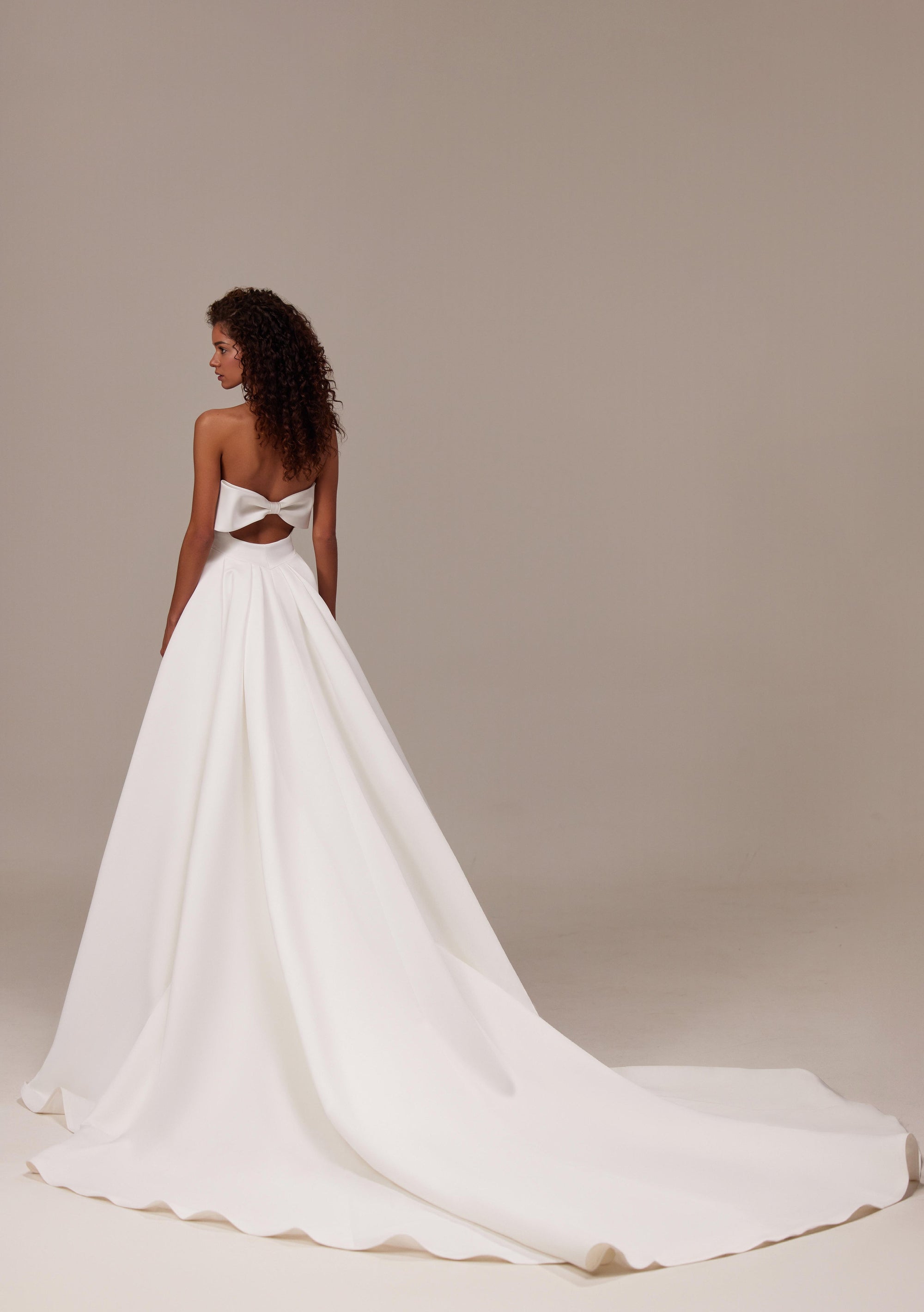 Milla Nova wedding dress Newton -  try on at LVA BRIDE (Chicago, Milwaukee)