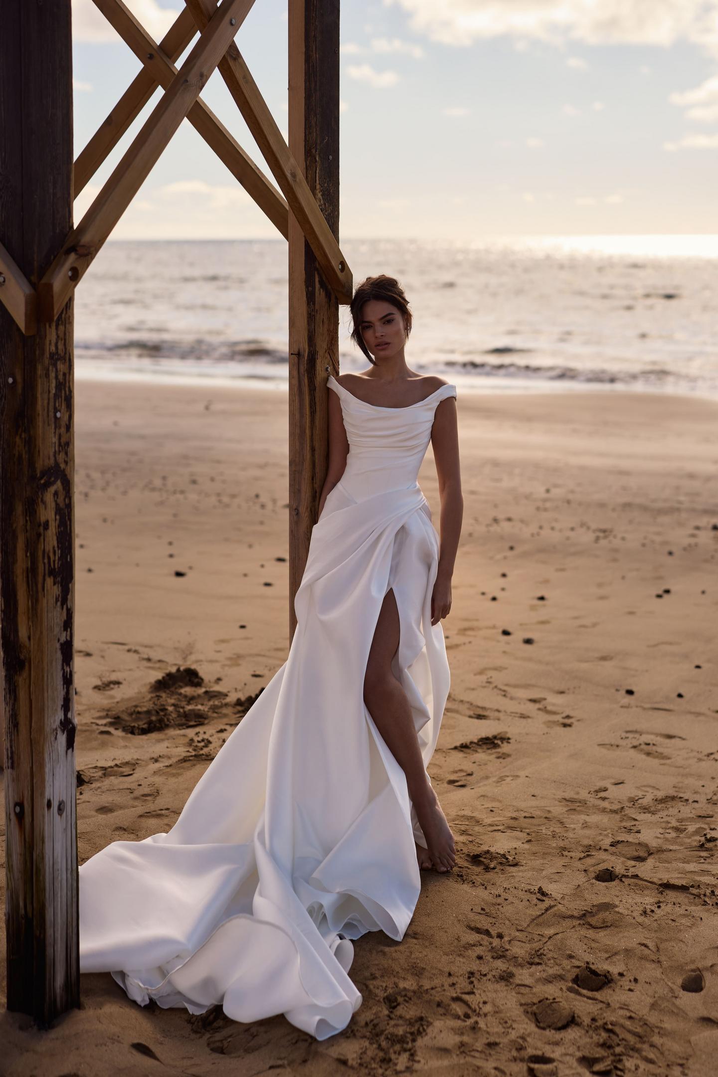 Glimpse – Off-the-Shoulder A-Line Wedding Dress with Corset | Pearl of the Season | Milla Nova Chicago Glimpse – Off-the-Shoulder A-Line Wedding Dress with Corset | Pearl of the Season | Milla Nova Chicago