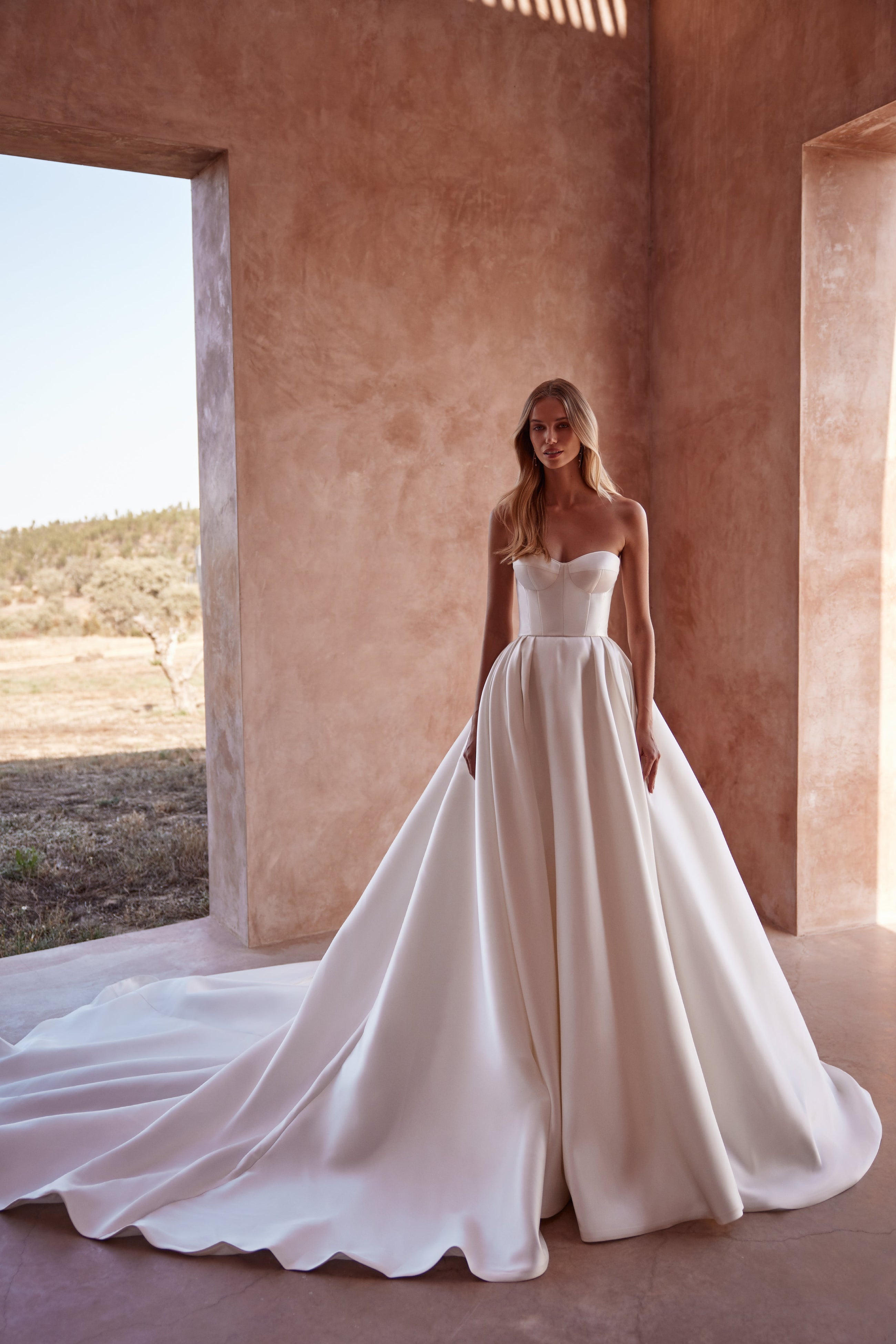 Milla Nova wedding dress Leighton - try on at LVA BRIDE (Chicago, Milwaukee)