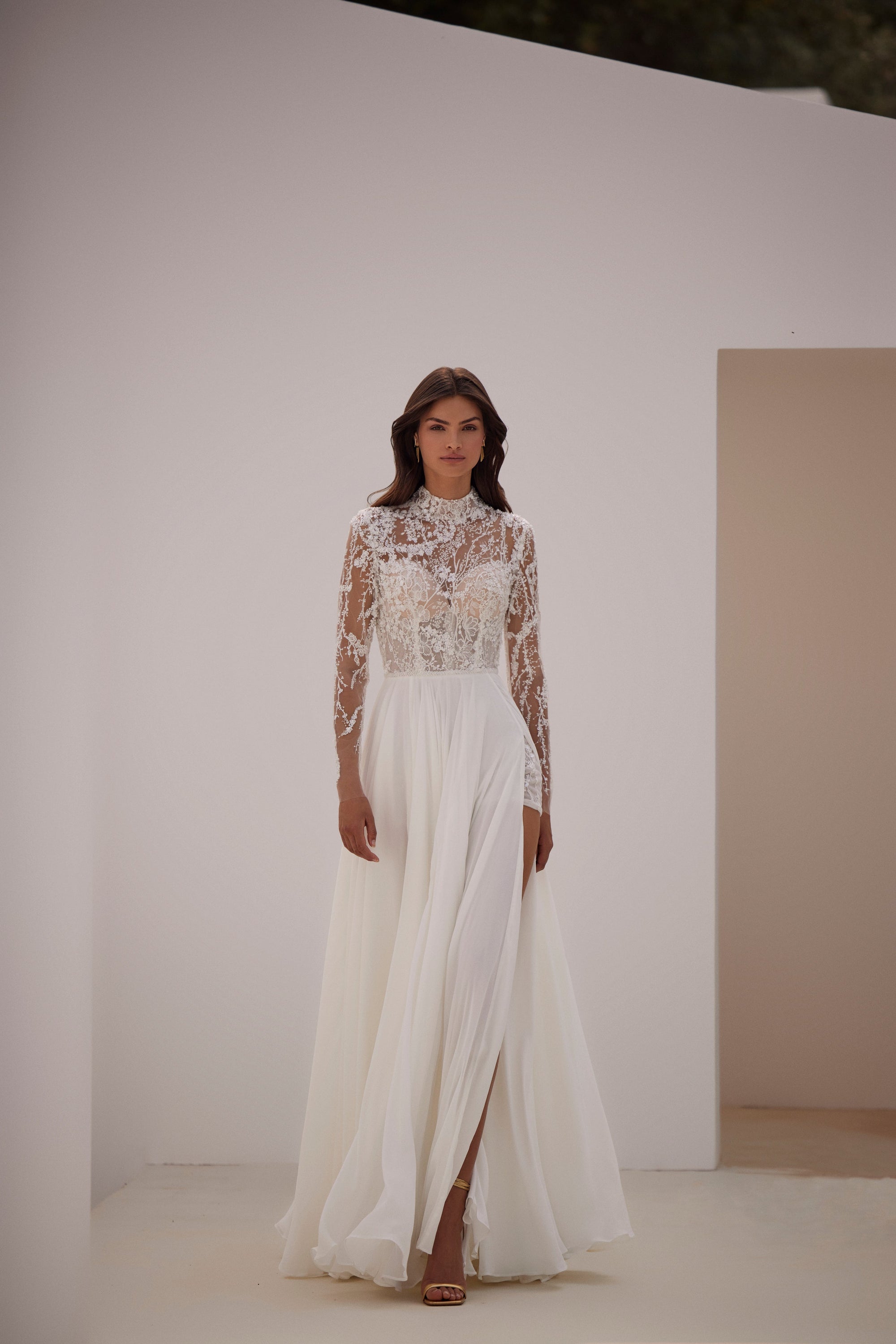 Milla Nova wedding dress Poliana -  try on at LVA BRIDE (Chicago, Milwaukee)