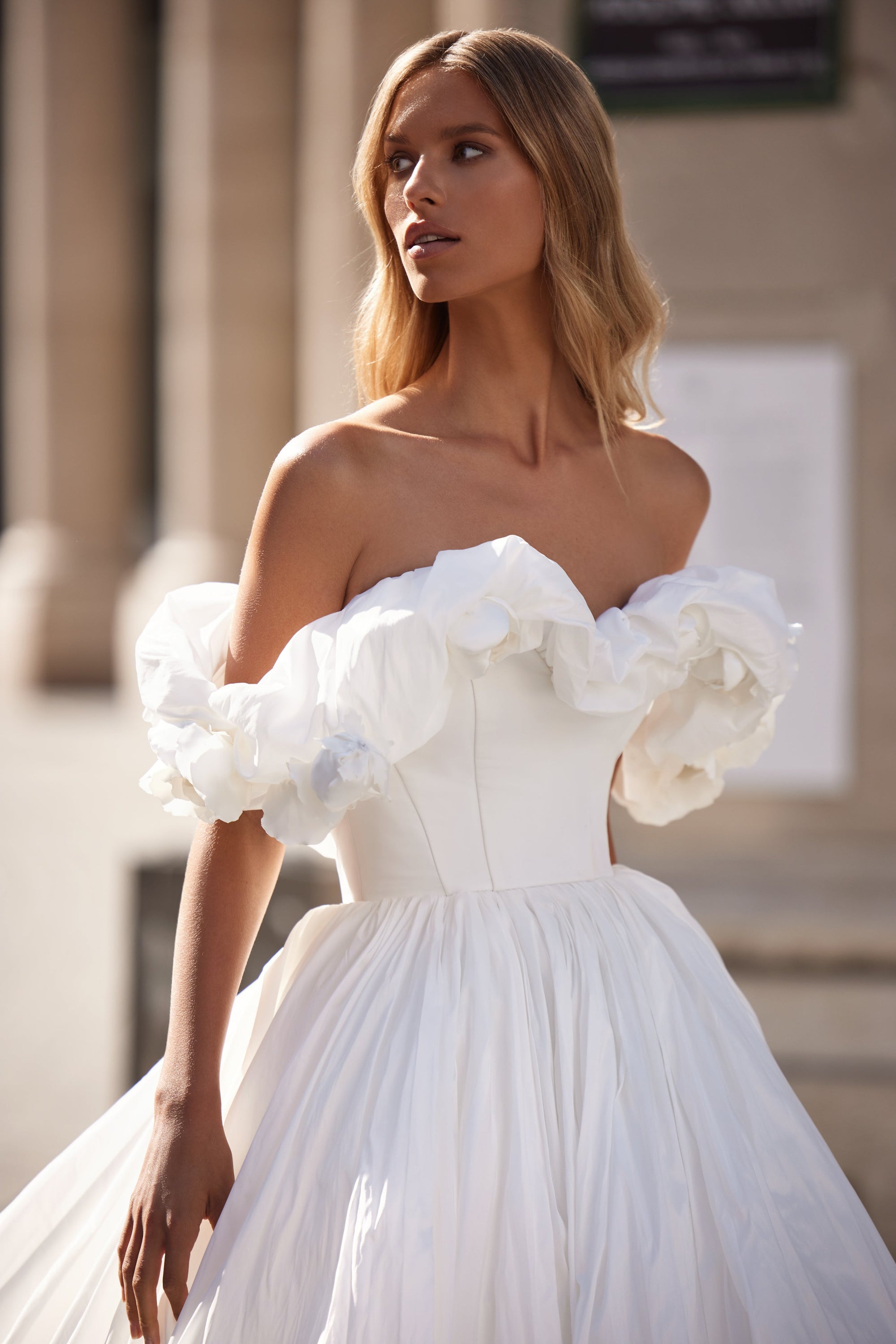 Milla Nova wedding dress Queen -  try on at LVA BRIDE (Chicago, Milwaukee)