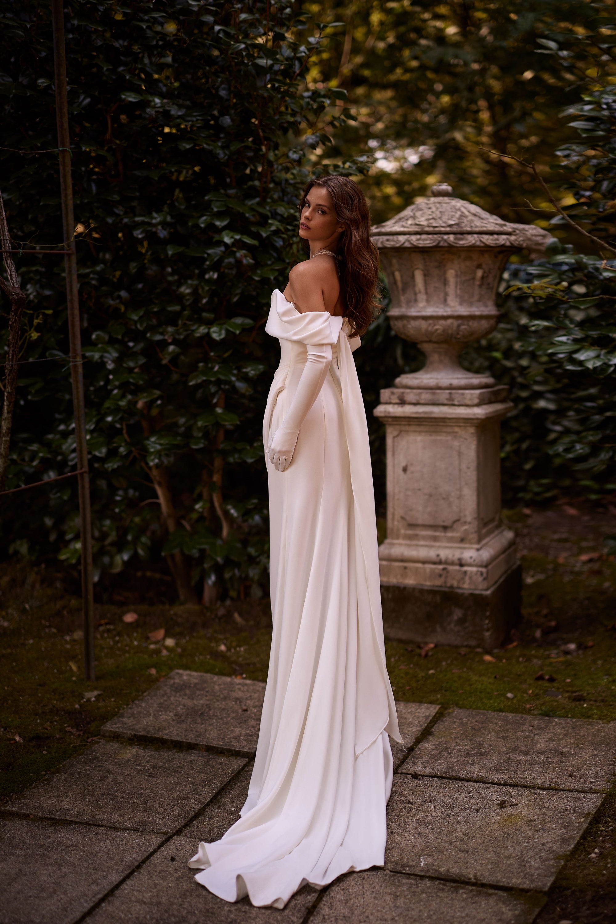 Milla Nova wedding dress Betsey -  try on at LVA BRIDE (Chicago, Milwaukee)