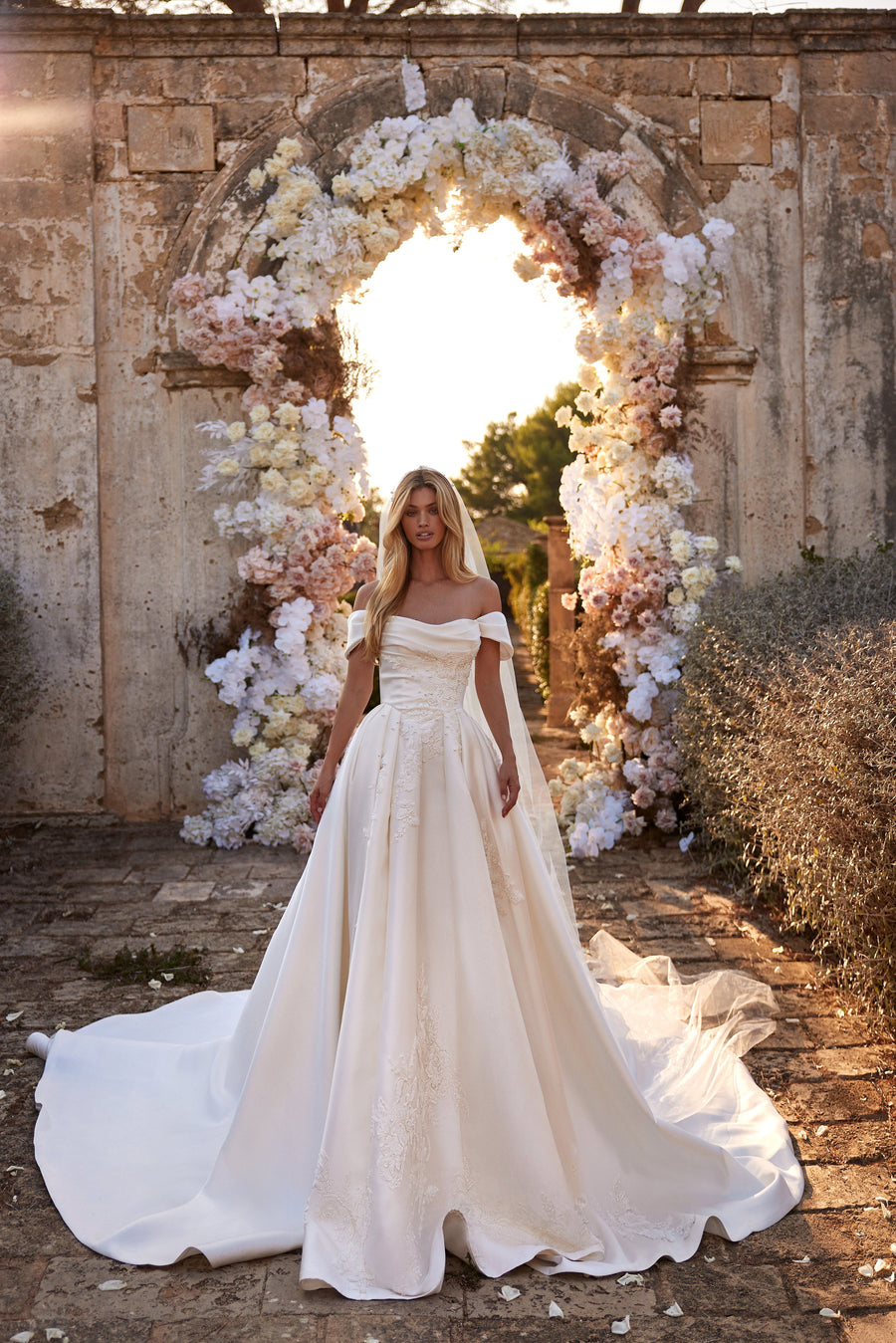 Wedding dresses - LVA BRIDE