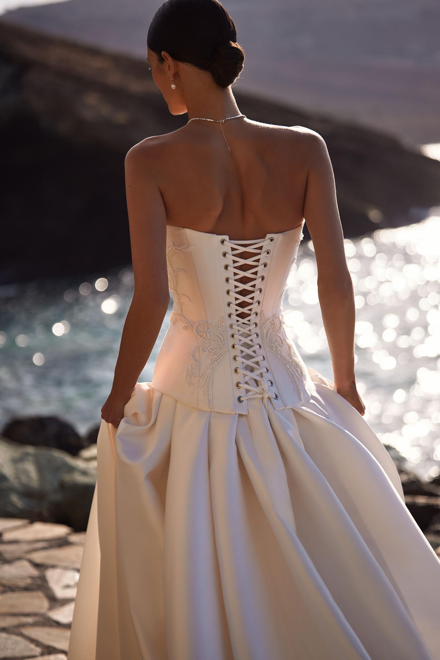 Meliora Mikado A-Line Wedding Dress with Train | LVA BRIDE Chicago Meliora Mikado A-Line Wedding Dress with Train | LVA BRIDE Chicago