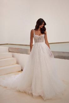 Milla Nova wedding dress Ortega -  try on at LVA BRIDE (Chicago, Milwaukee)