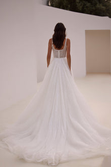 Milla Nova wedding dress Ortega -  try on at LVA BRIDE (Chicago, Milwaukee)