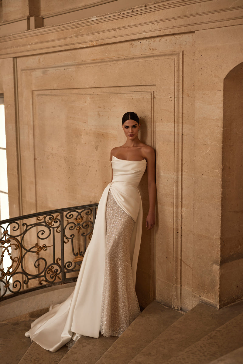 chicago wedding dress Explore the exquisite Chicago wedding dress designed by Oksana Mukha. Sottero & Midgley Bridal Gowns