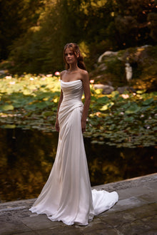 Milla Nova wedding dress Amika -  try on at LVA BRIDE (Chicago, Milwaukee)