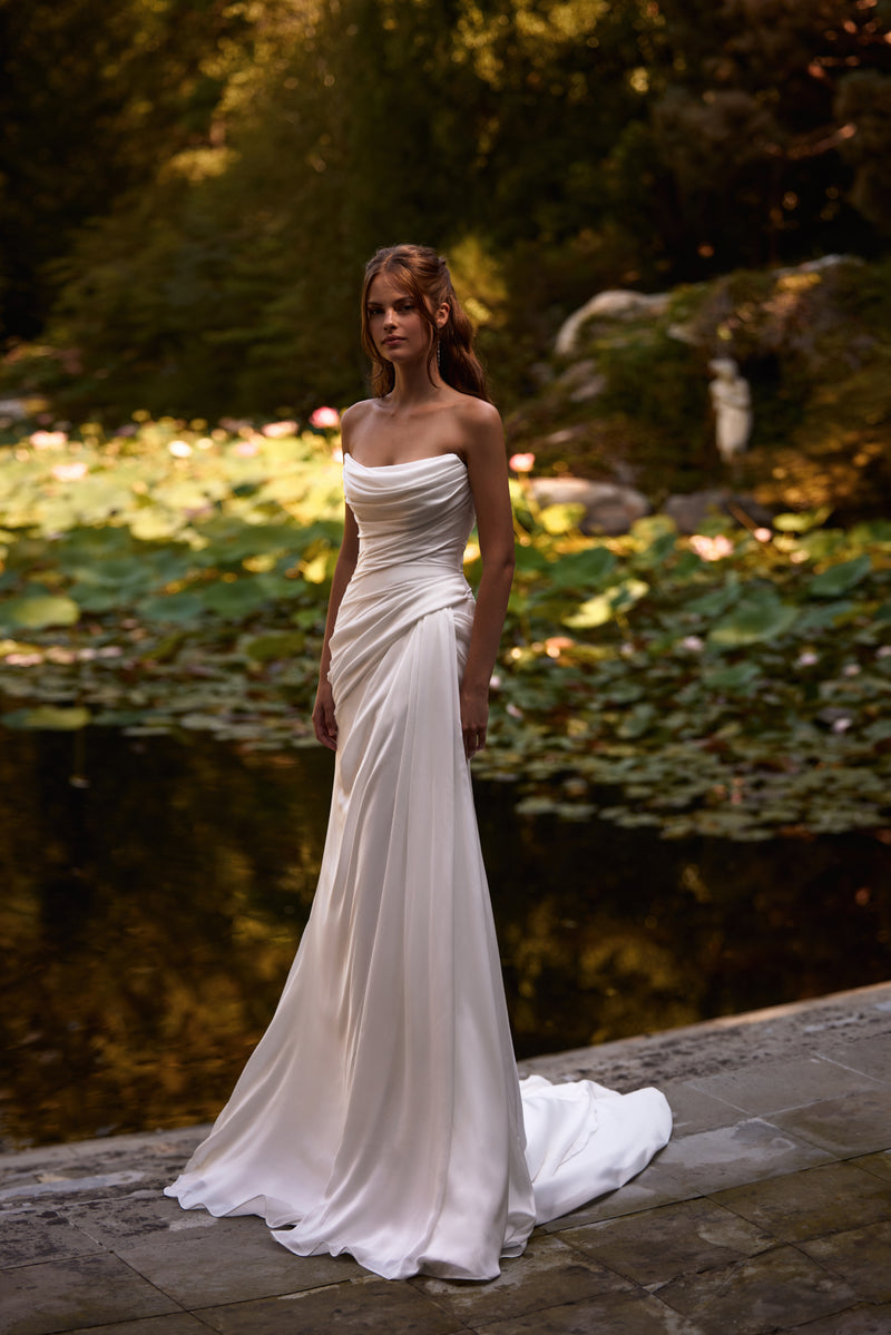 Milla Nova wedding dress Amika -  try on at LVA BRIDE (Chicago, Milwaukee)