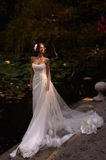 Milla Nova wedding dress Amika -  try on at LVA BRIDE (Chicago, Milwaukee)