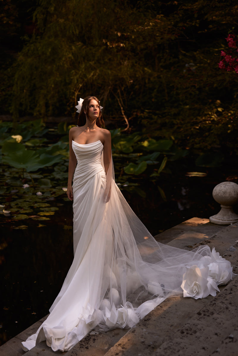 Milla Nova wedding dress Amika -  try on at LVA BRIDE (Chicago, Milwaukee)