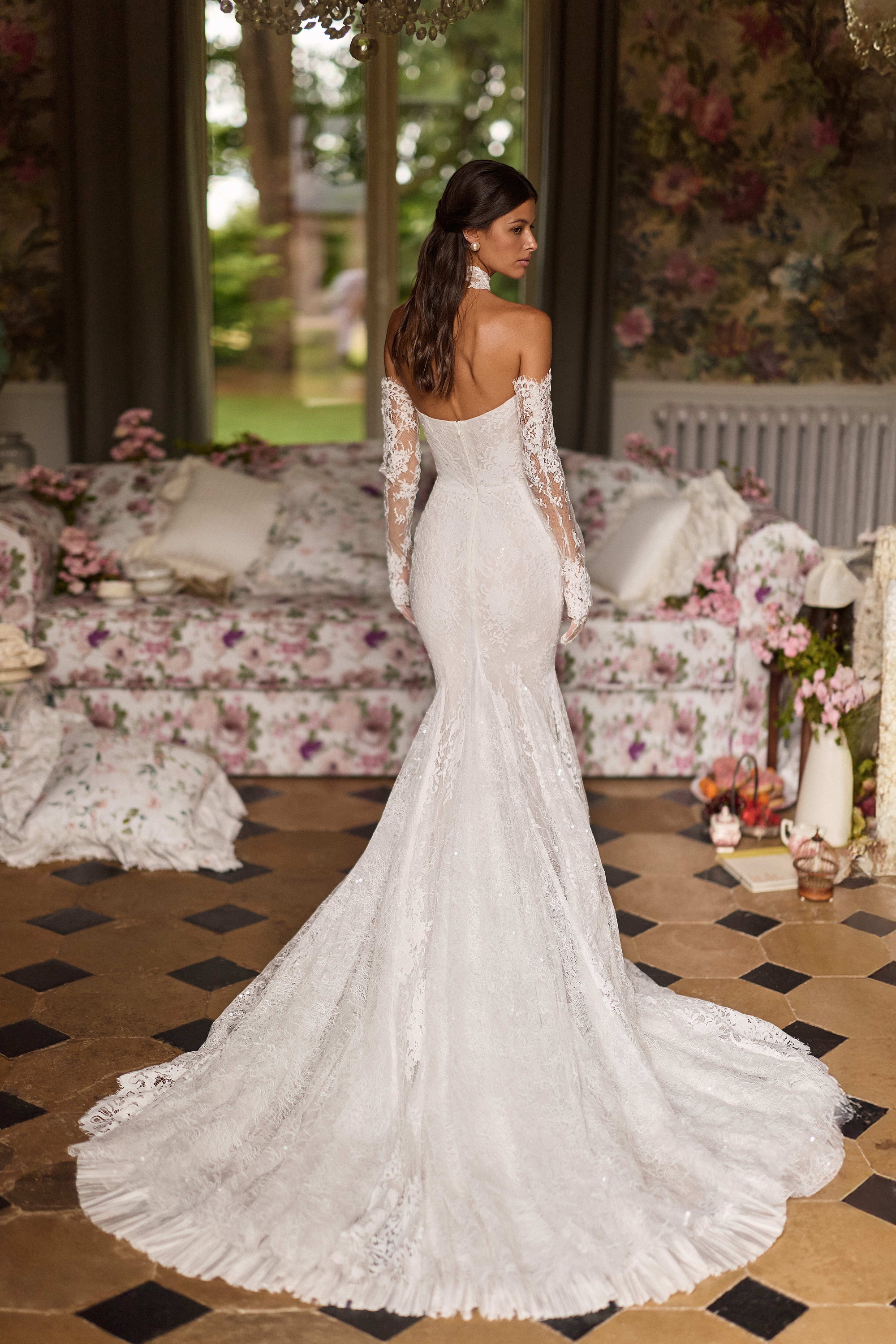 Avenara Wedding Dress by Milla Nova | Bridal Shop Near Chicago | LVA BRIDE Avenara Wedding Dress by Milla Nova | Bridal Shop Near Chicago | LVA BRIDE