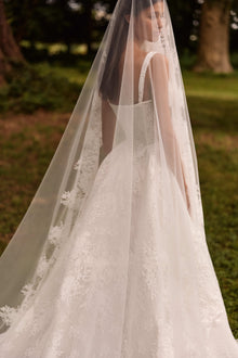 Elisora veil