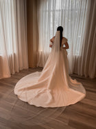 Raphaella veil