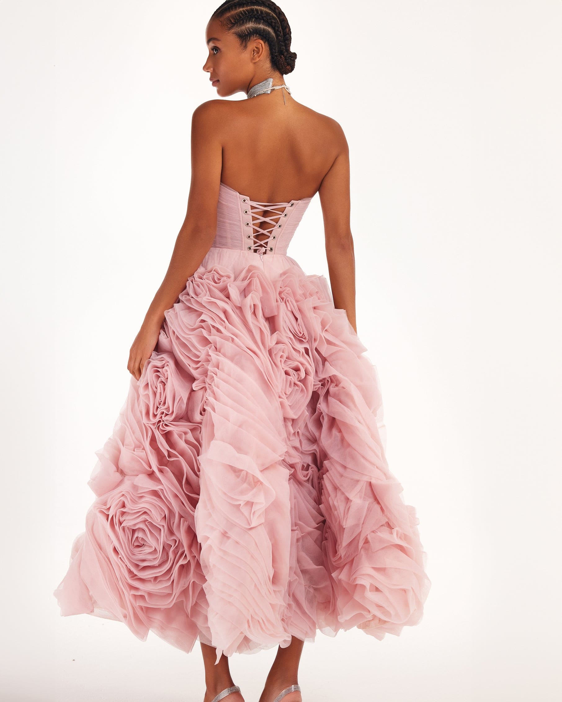 Dramatically flowered tulle dress in misty pink