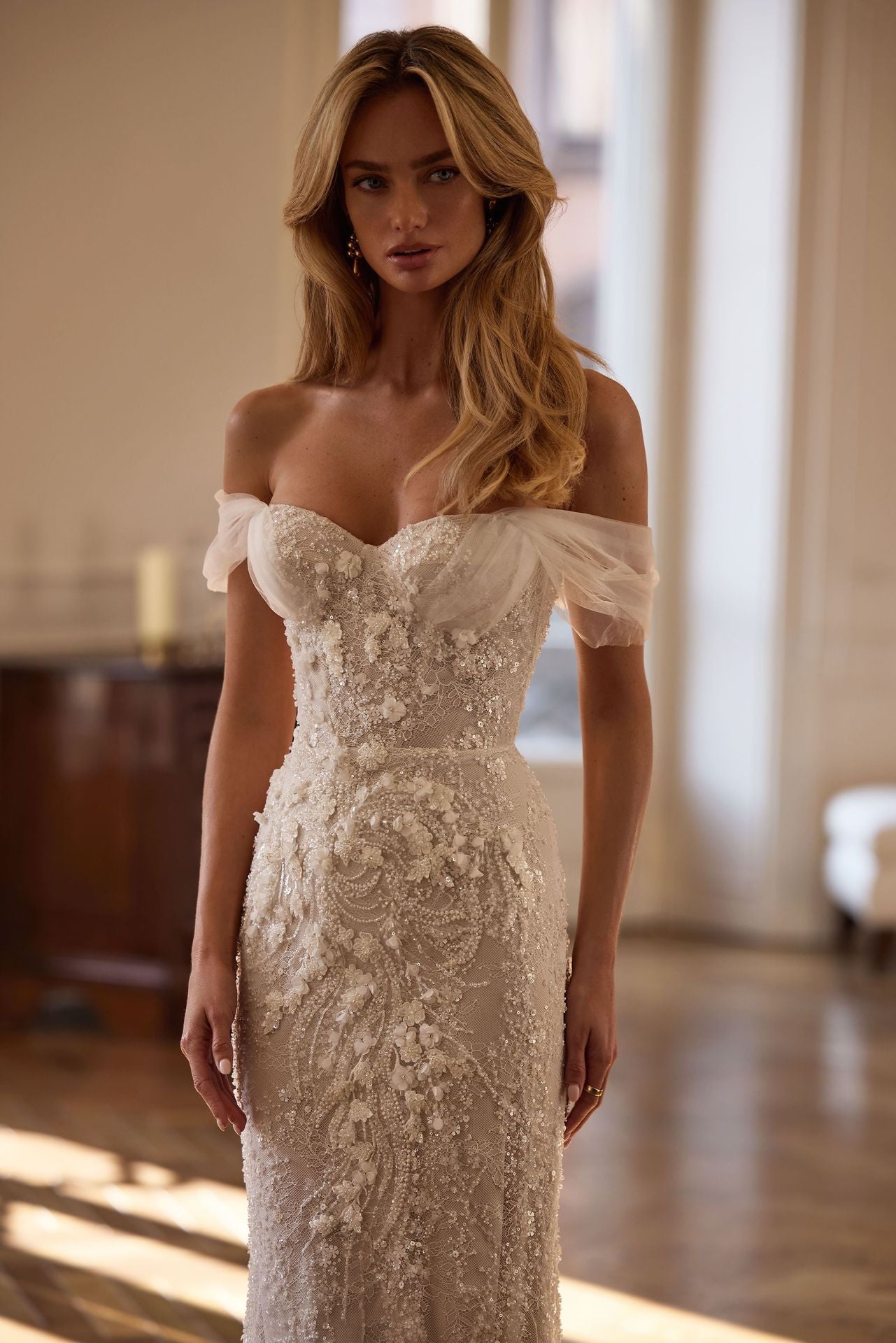 ホワイト ウェディングドレス レース　マーメイド　Milla Nova White and Lace by Milla Nova– Modern Lace Wedding Dresses | LVA