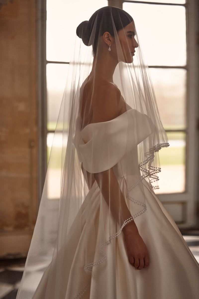 Carven veil
